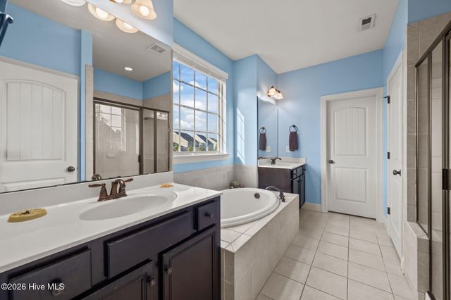 105 Hampton Drive, Holly Ridge, NC 28445