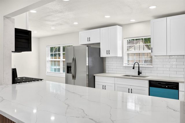 1202 Dogwood Drive, Pasadena, TX 77506