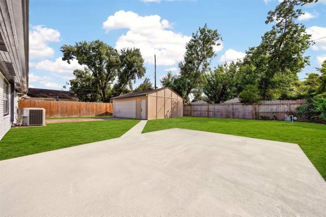 1202 Dogwood Drive, Pasadena, TX 77506
