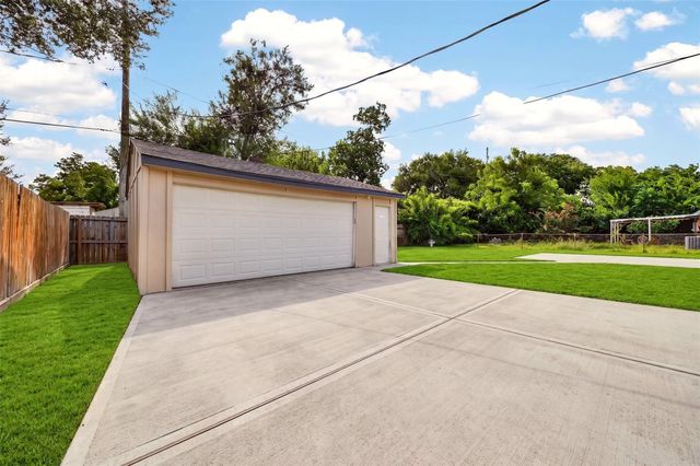 1202 Dogwood Drive, Pasadena, TX 77506