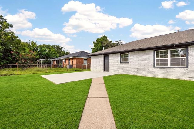 1202 Dogwood Drive, Pasadena, TX 77506