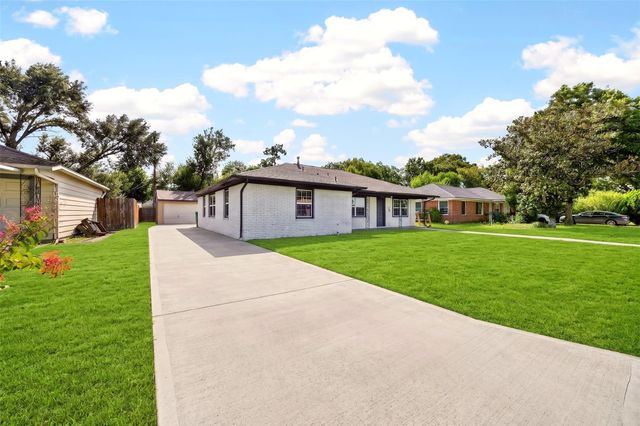 1202 Dogwood Drive, Pasadena, TX 77506