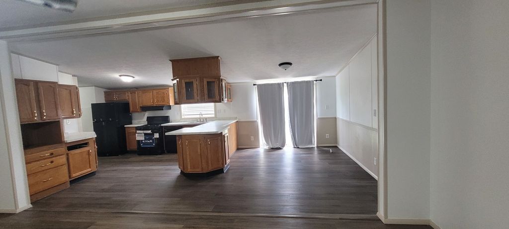 Image 9 of property listing at 11829 E Idlewood Road, Mt Vernon, IL 62864