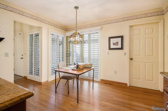 43053 W Kirkwood Drive 30, Clinton Charter Township, MI 48038