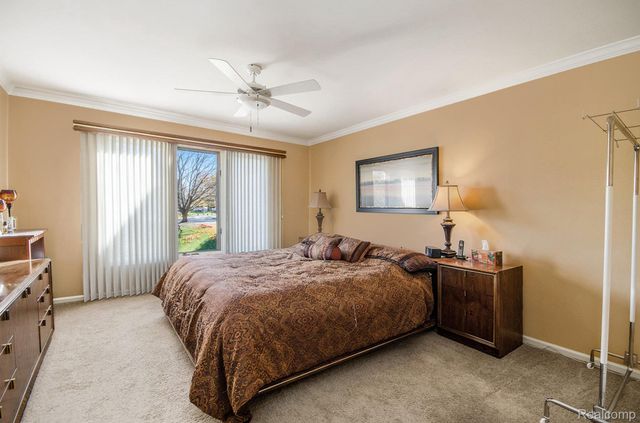 43053 W Kirkwood Drive 30, Clinton Charter Township, MI 48038