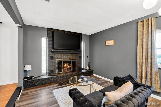 6 Lancelot Drive, Belleville, IL 62226