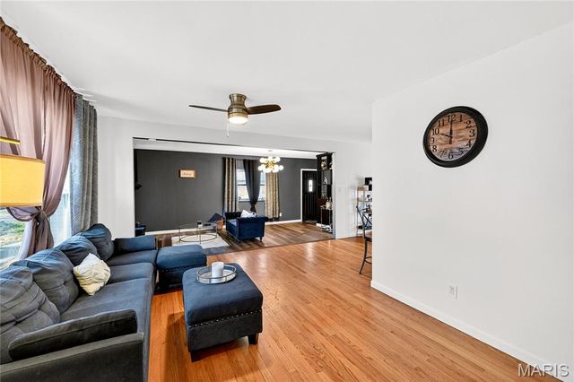 6 Lancelot Drive, Belleville, IL 62226