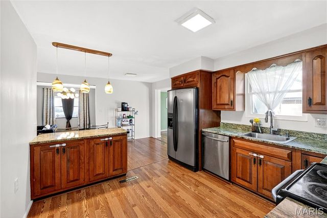 6 Lancelot Drive, Belleville, IL 62226