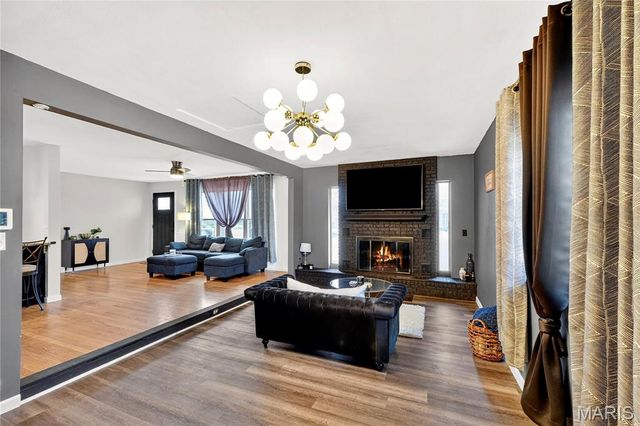 6 Lancelot Drive, Belleville, IL 62226