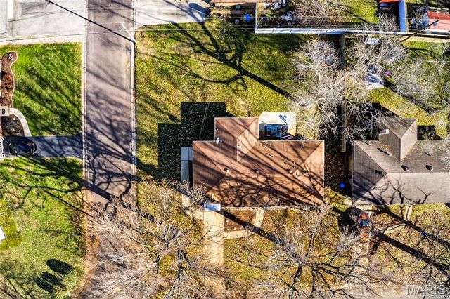 6 Lancelot Drive, Belleville, IL 62226