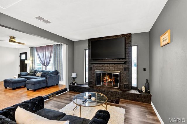 6 Lancelot Drive, Belleville, IL 62226