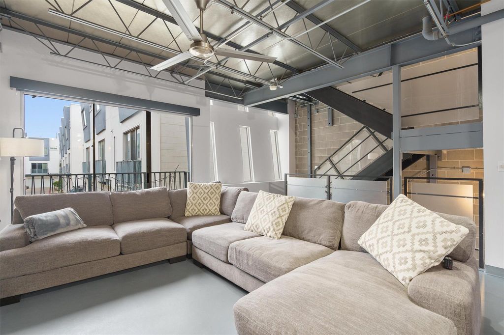 4801 S Congress Ave Q6, Austin, TX 78745