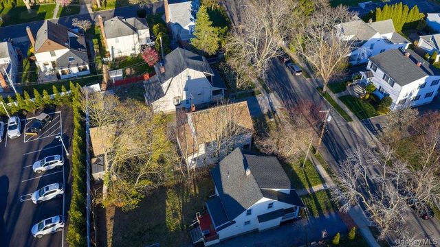 24 Dennis Street, Manhasset, NY 11030