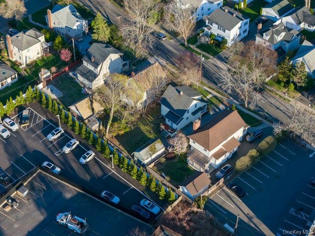 24 Dennis Street, Manhasset, NY 11030