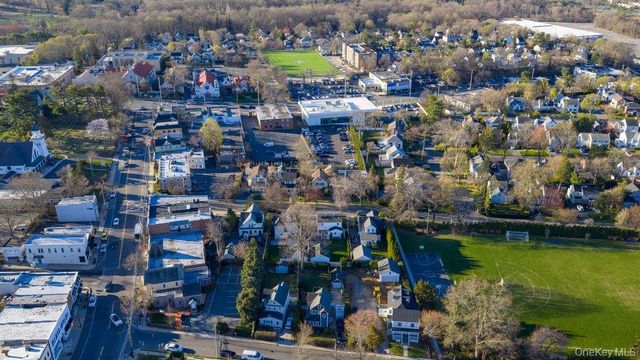 24 Dennis Street, Manhasset, NY 11030