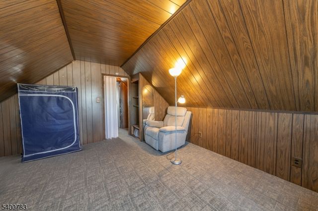 22 Ridgeview Dr, Woodland Park, NJ 07424