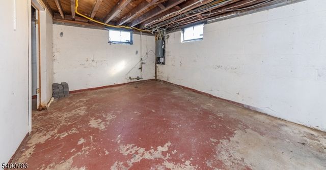 22 Ridgeview Dr, Woodland Park, NJ 07424