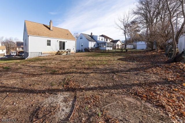 22 Ridgeview Dr, Woodland Park, NJ 07424