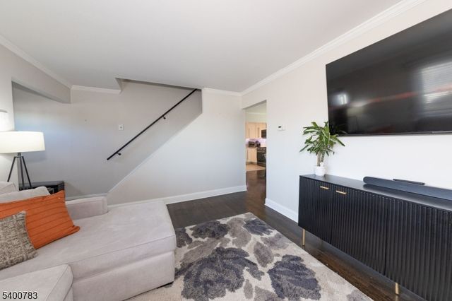 22 Ridgeview Dr, Woodland Park, NJ 07424