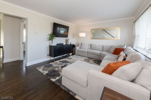 22 Ridgeview Dr, Woodland Park, NJ 07424