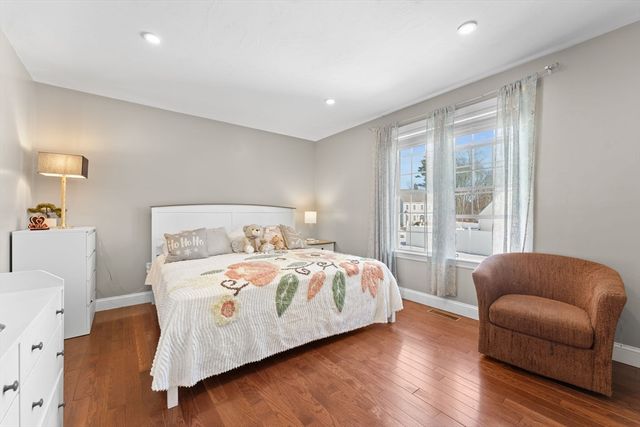 3 Parkview Ln, Brockton, MA 02302