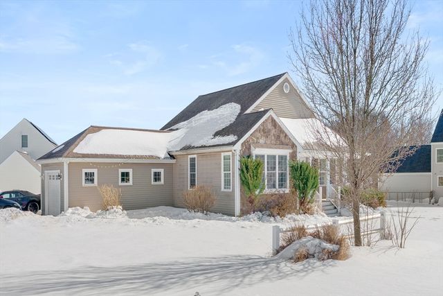 3 Parkview Ln, Brockton, MA 02302