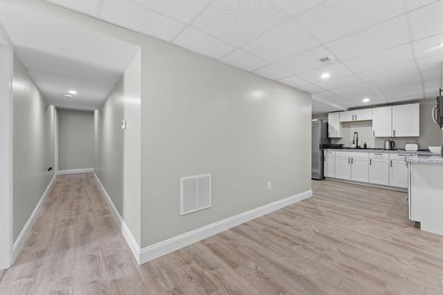 3 Parkview Ln, Brockton, MA 02302