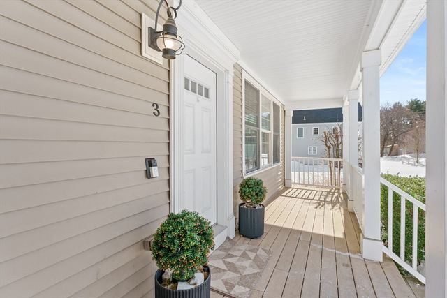 3 Parkview Ln, Brockton, MA 02302