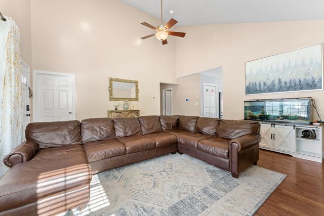 3 Parkview Ln, Brockton, MA 02302