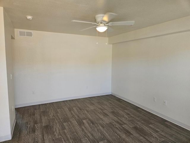1241 E Cinnabar Avenue 102A, Phoenix, AZ 85020
