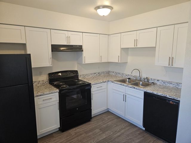 1241 E Cinnabar Avenue 102A, Phoenix, AZ 85020