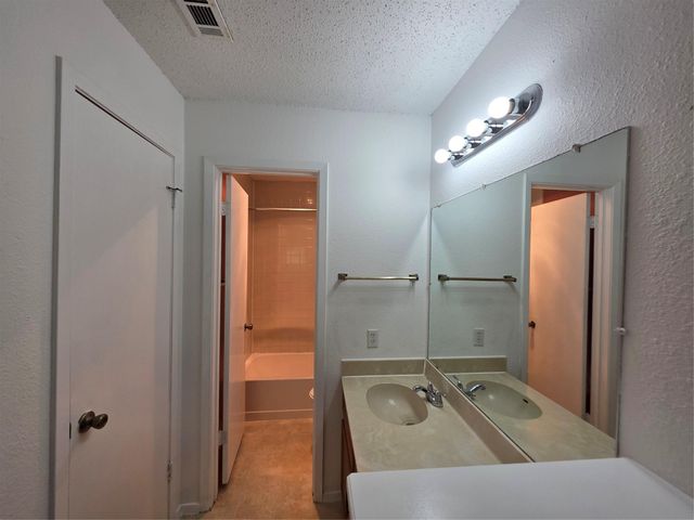 8818 Clearbrook TRL, Austin, TX 78729
