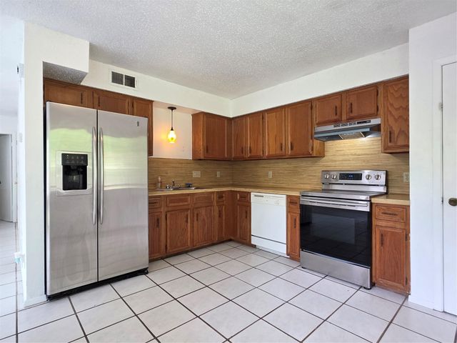 8818 Clearbrook TRL, Austin, TX 78729