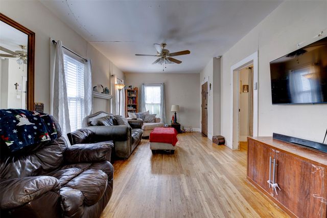 121 E 32nd Street, Houston, TX 77018