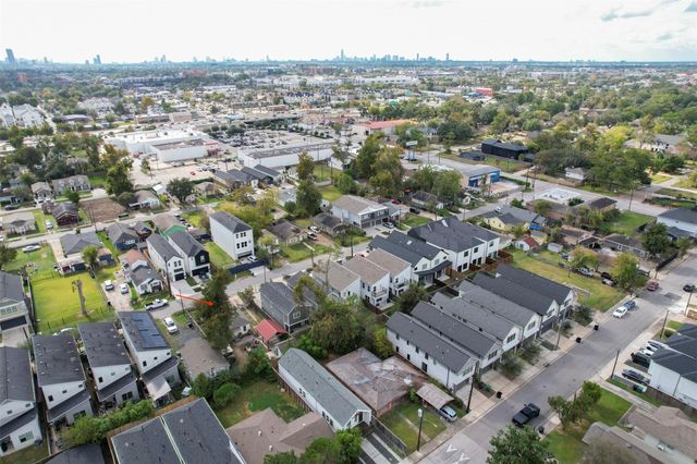 121 E 32nd Street, Houston, TX 77018