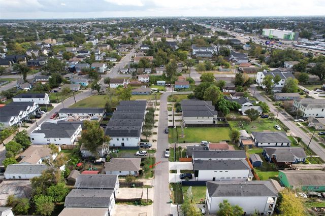 121 E 32nd Street, Houston, TX 77018