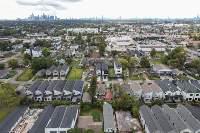 121 E 32nd Street, Houston, TX 77018