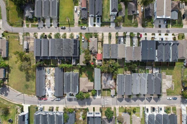 121 E 32nd Street, Houston, TX 77018