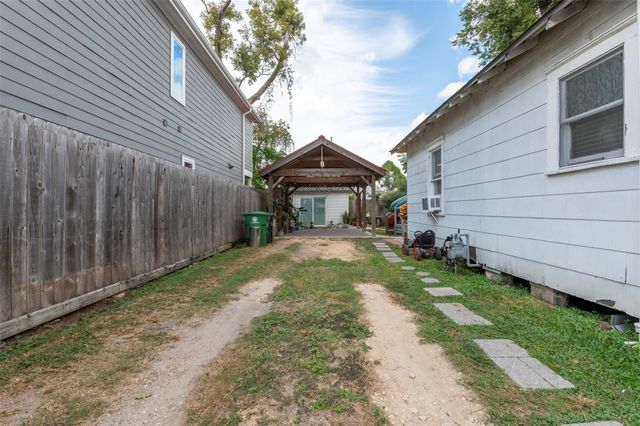 121 E 32nd Street, Houston, TX 77018