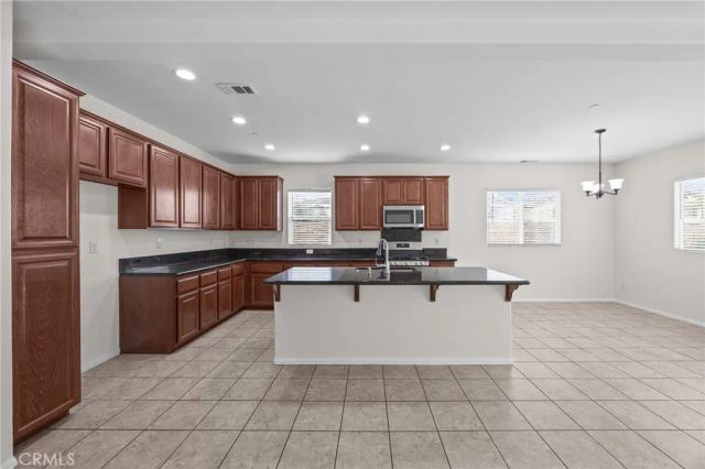 6974 Stanza Court, Fontana, CA 92336