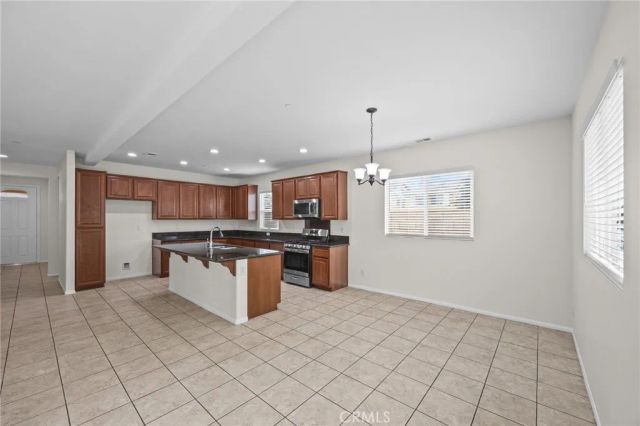 6974 Stanza Court, Fontana, CA 92336