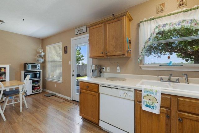 306 Lydia LN, Thrall, TX 76578
