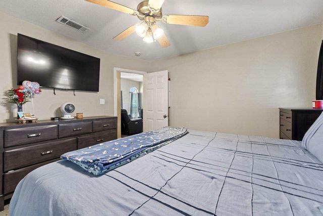 306 Lydia LN, Thrall, TX 76578