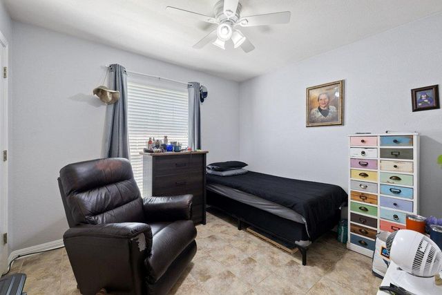 306 Lydia LN, Thrall, TX 76578