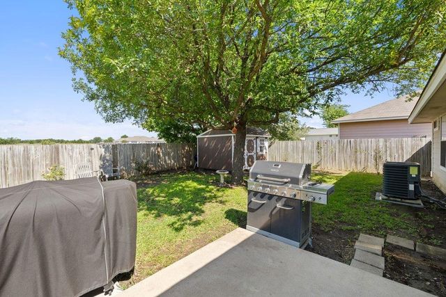 306 Lydia LN, Thrall, TX 76578