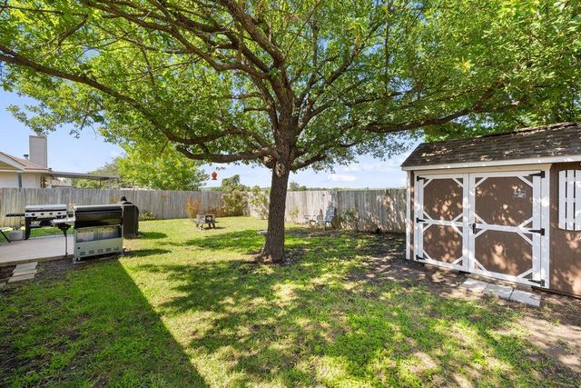 306 Lydia LN, Thrall, TX 76578