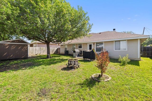 306 Lydia LN, Thrall, TX 76578