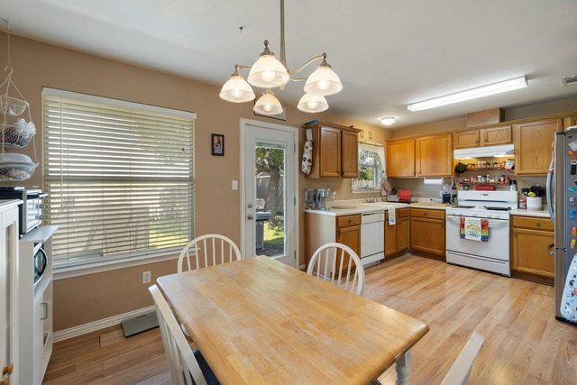 306 Lydia LN, Thrall, TX 76578