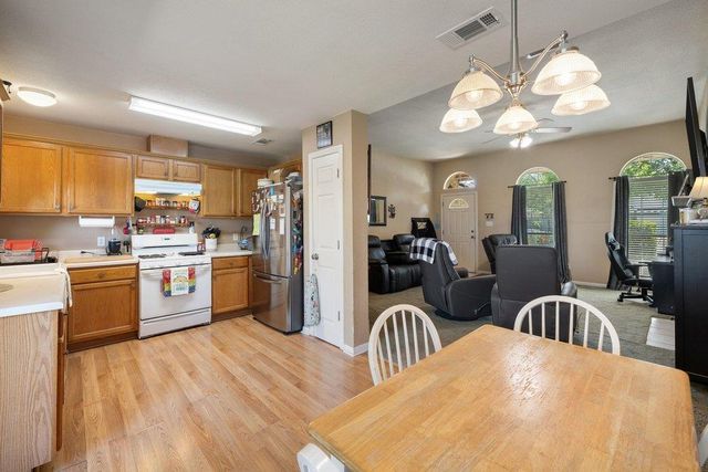 306 Lydia LN, Thrall, TX 76578