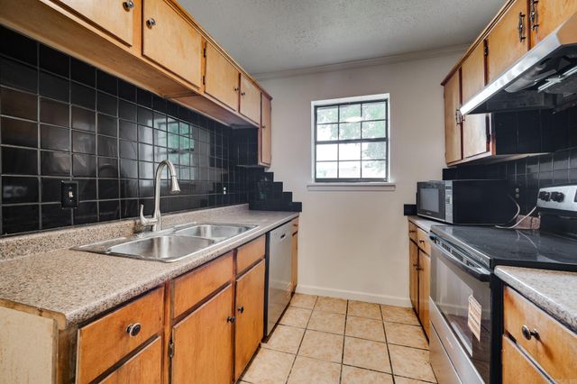6608 Delhaven Drive, North Little Rock, AR 72117